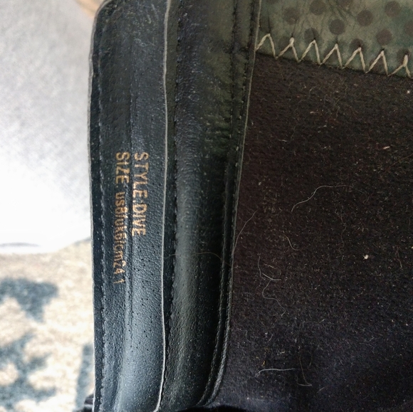 Holographic heels - Picture 2 of 4